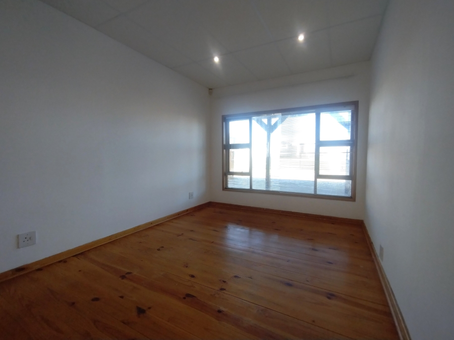 5 Bedroom Property for Sale in Kabeljauws Eastern Cape